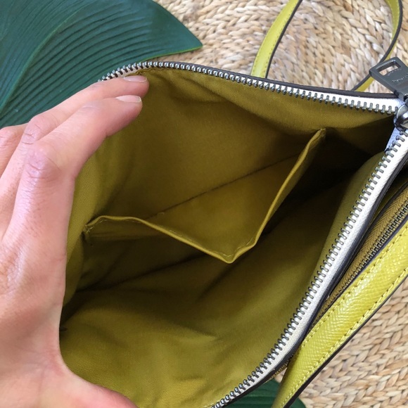 NWOT• Coach• Shoulder sling Envelope handbag - Picture 5 of 8